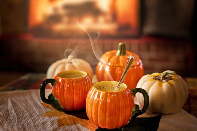Coffee in pumpkin-shaped mugs